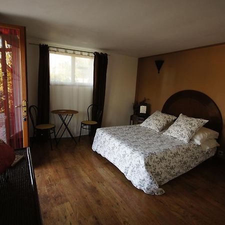 Chambres D'Hotes Domaine De La Rose Des Vents Castelnau-sur-l'Auvignon Bagian luar foto
