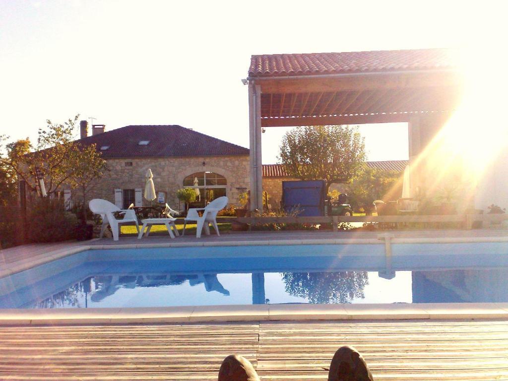 Chambres D'Hotes Domaine De La Rose Des Vents Castelnau-sur-l'Auvignon Ruang foto